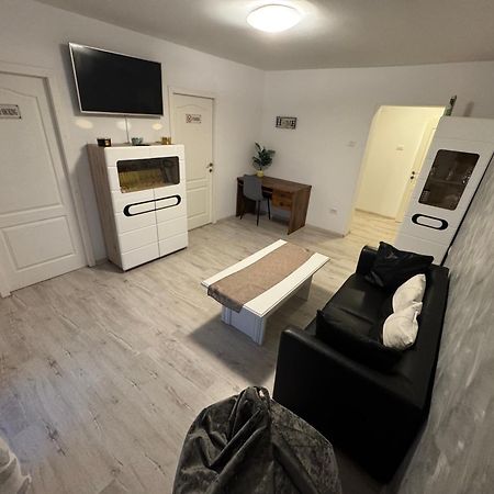 Apartament Ultracentral Modern 1 피테슈티 외부 사진
