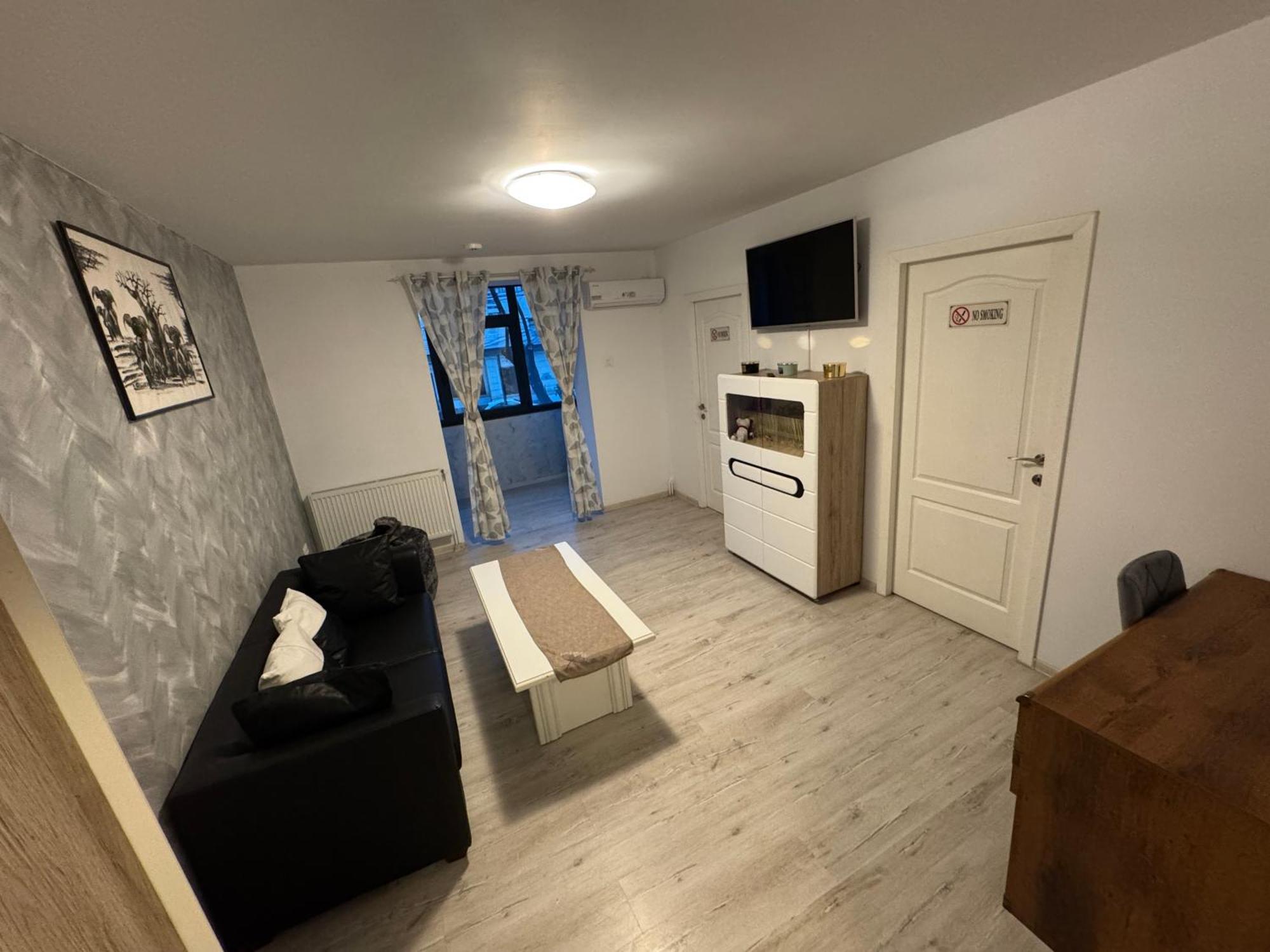 Apartament Ultracentral Modern 1 피테슈티 외부 사진