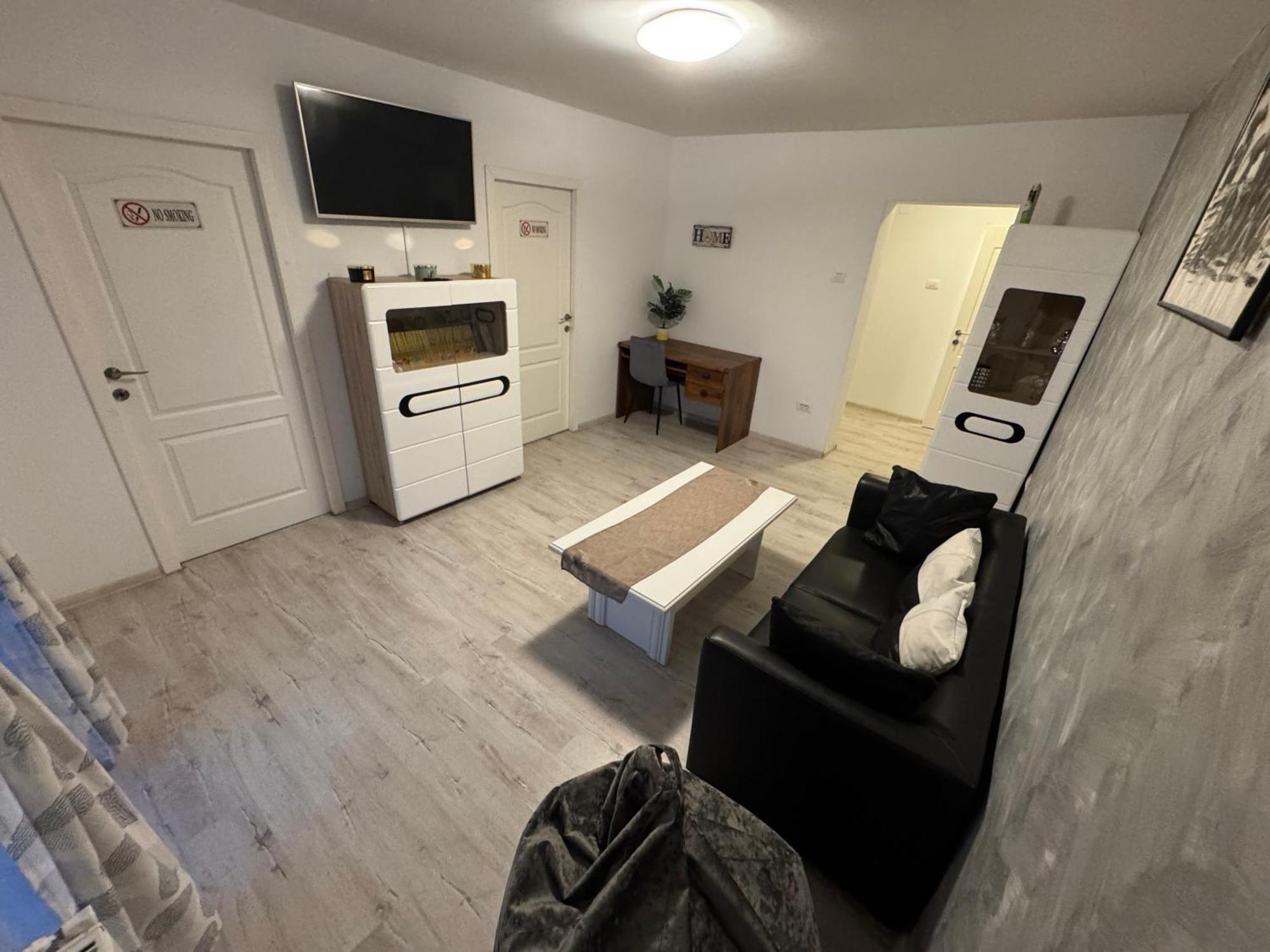 Apartament Ultracentral Modern 1 피테슈티 외부 사진